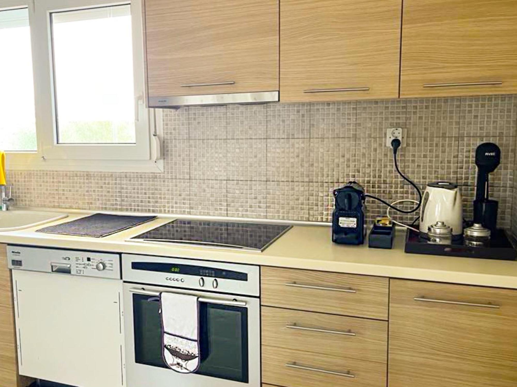 Jacque'S Boutique Suite سالونيك الغرفة الصورة